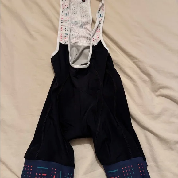 Specialized Jersey, Bib, & Vest Cycling Bundle - Picture 10 of 12